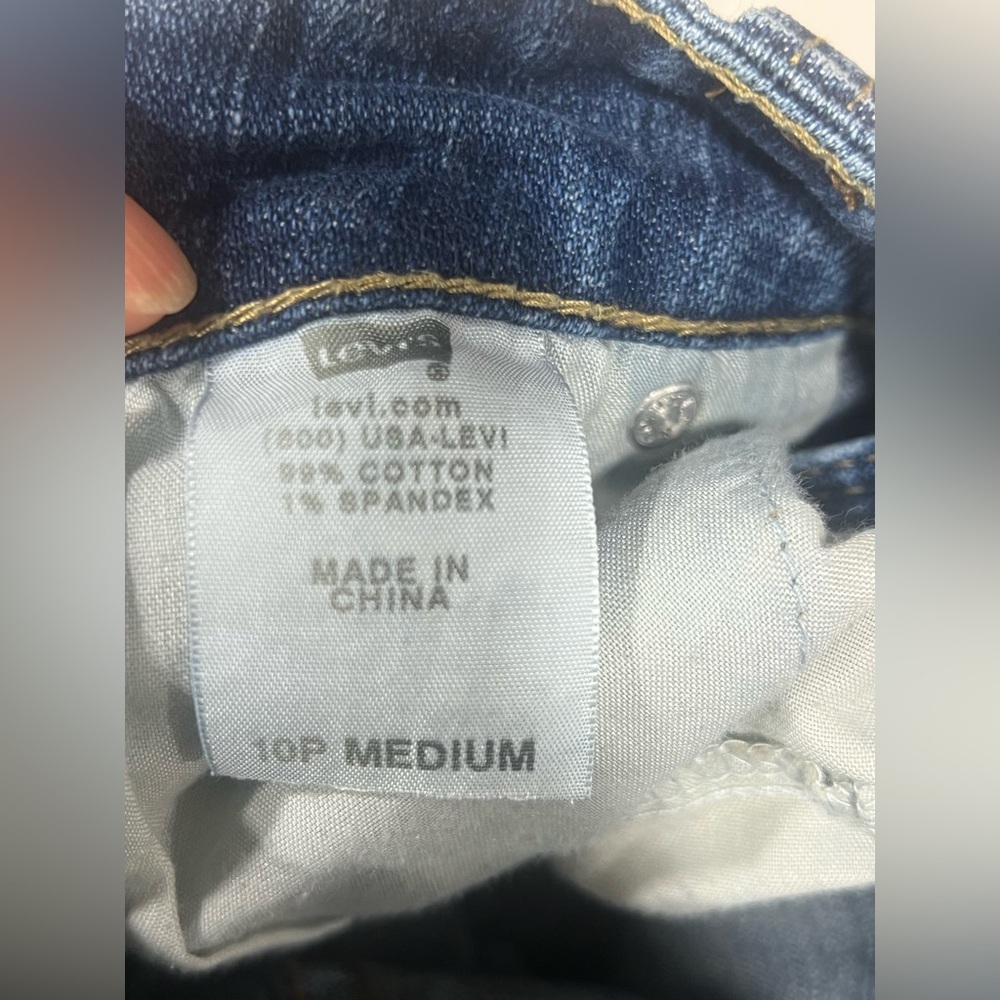 Levi's Classic Indigo Flare Jeans - Picture 6 of 6